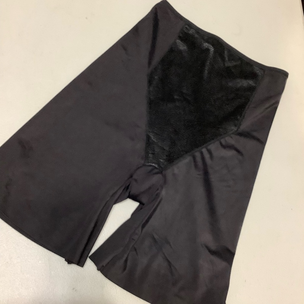 ASSETS by Blakely Body Shaper Black Shorts Size XL (0170)